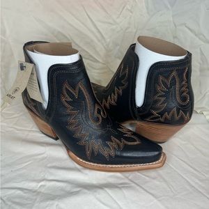 Ariat Dixon Cowgirl Rodeo Ankle Boot Bootie NWT
